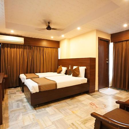 Jaya Residency Hotel Kākināda Kültér fotó