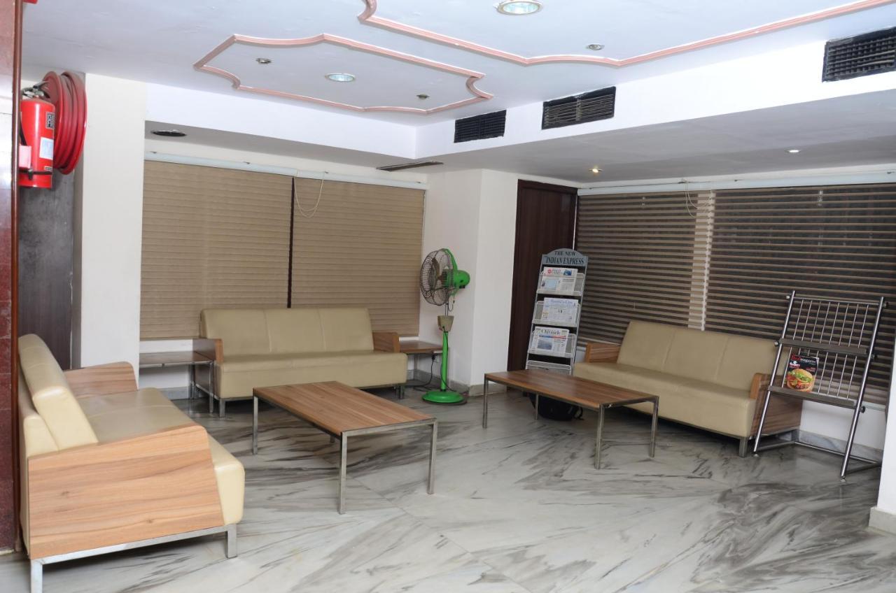 Jaya Residency Hotel Kākināda Kültér fotó
