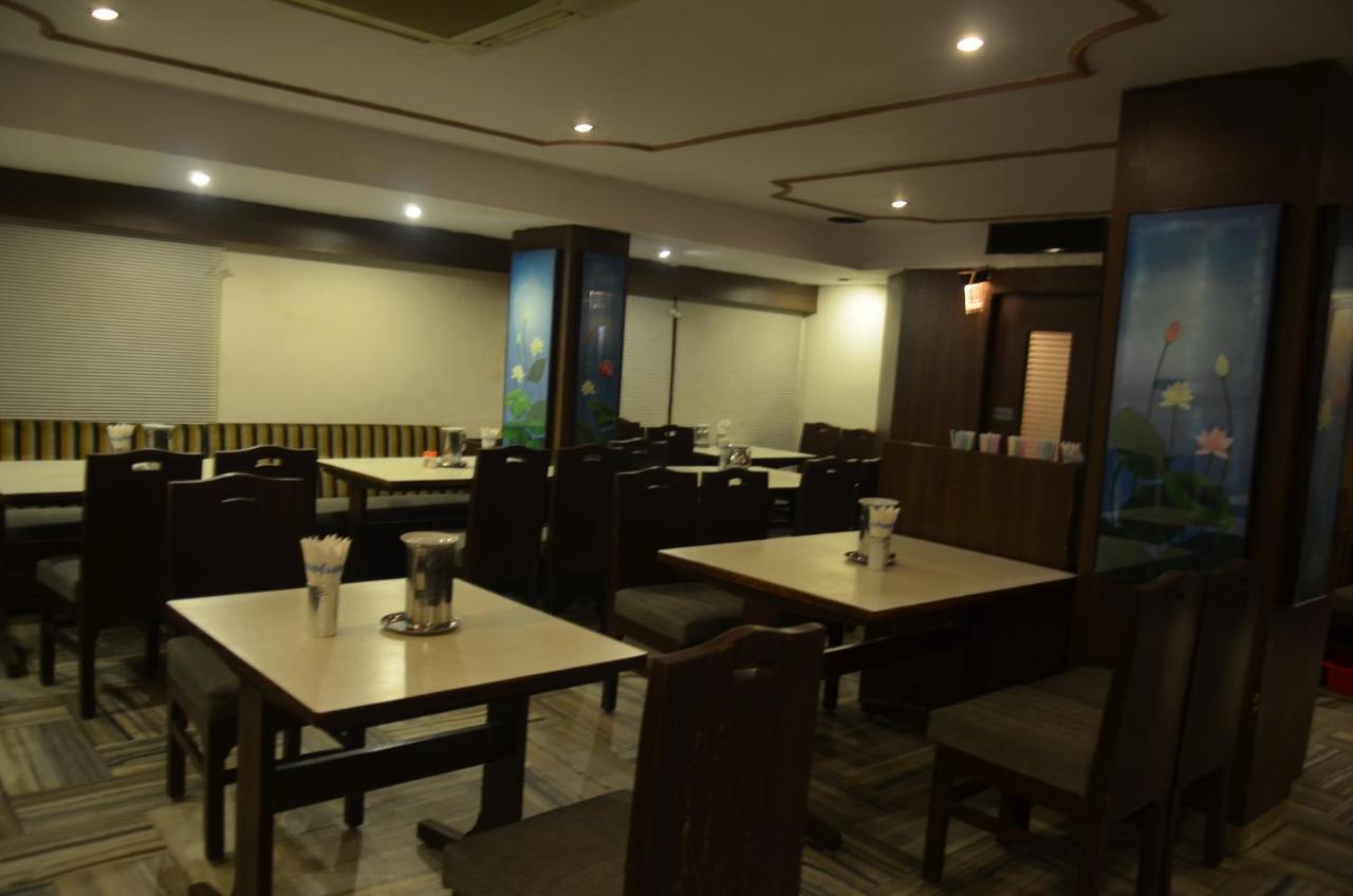 Jaya Residency Hotel Kākināda Kültér fotó