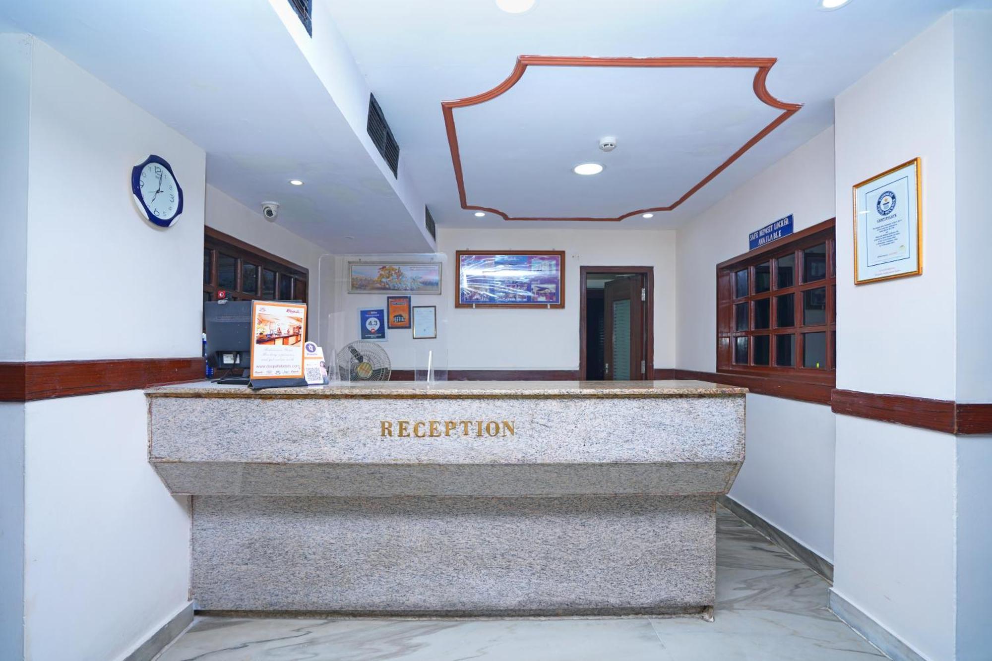 Jaya Residency Hotel Kākināda Kültér fotó