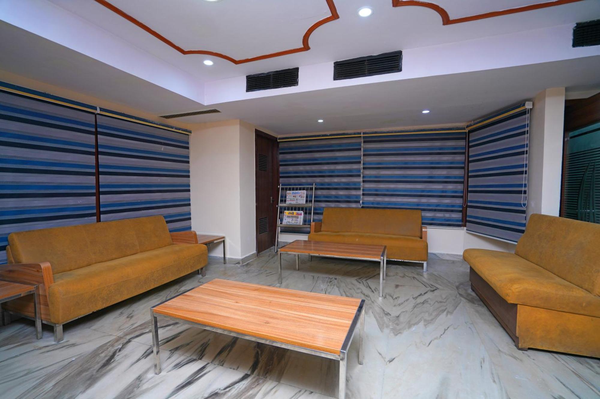 Jaya Residency Hotel Kākināda Kültér fotó